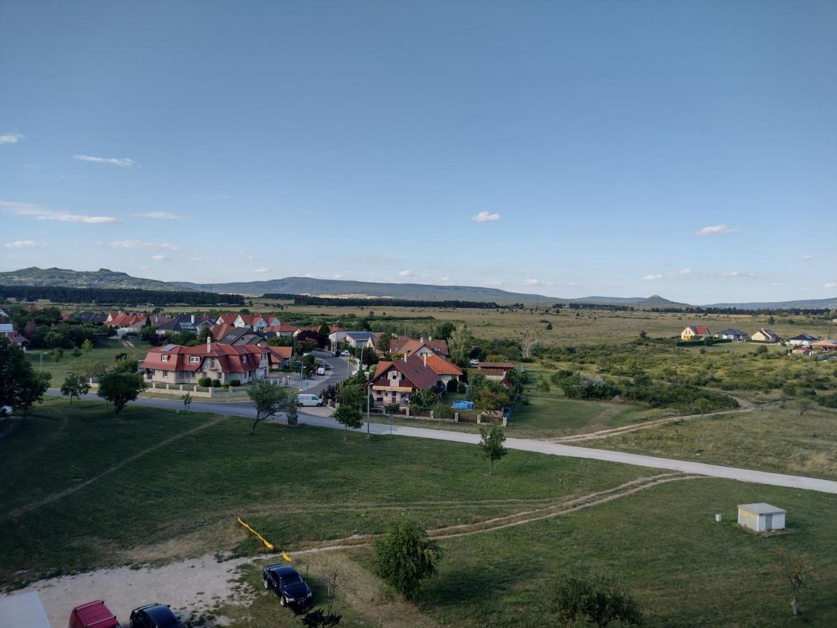 Ferienwohnung Kilato Apartman Tapolca Exterior foto